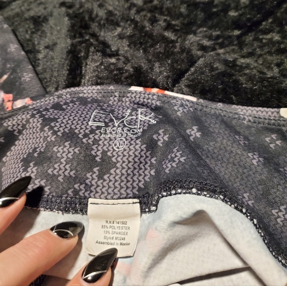 EVCR XL Christmas Dog Leggings - Picture 2 of 2